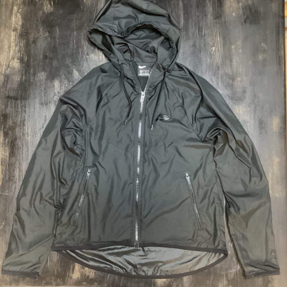 Nike Sportswear Windrunner Jacket Women’s Size XS Black Windbreaker